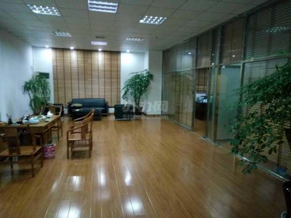 歆翱创意园 单价便宜办公环境优越 行业不限 办